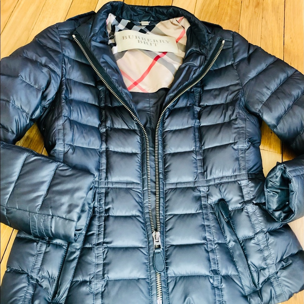 Authentic BURBERRY Light Puffer Coat Size M